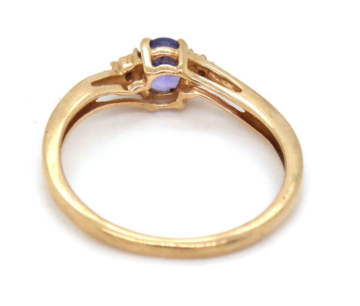 10kt Yellow gold round Tanzanite ring