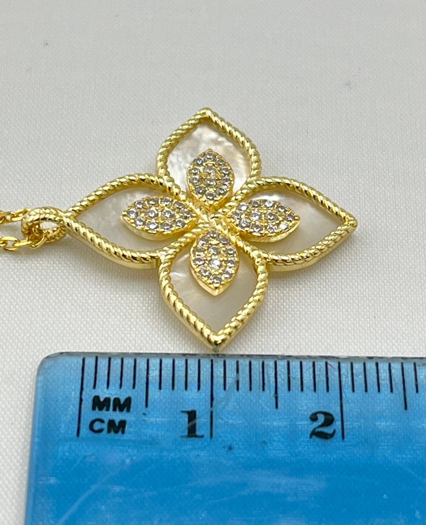 925 Sterling Silver Gold Tone Princess Flower Mother Of Pearl Necklace