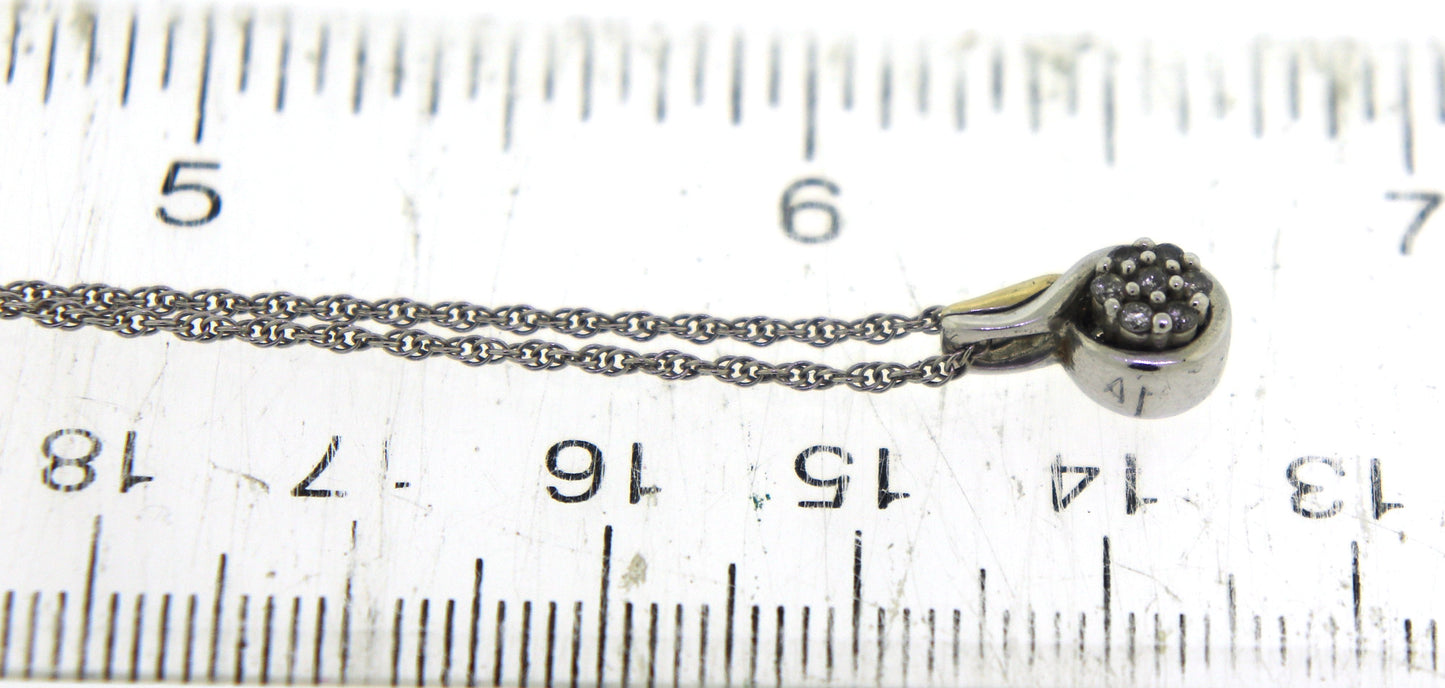 925 Sterling Silver Pendant on Chain