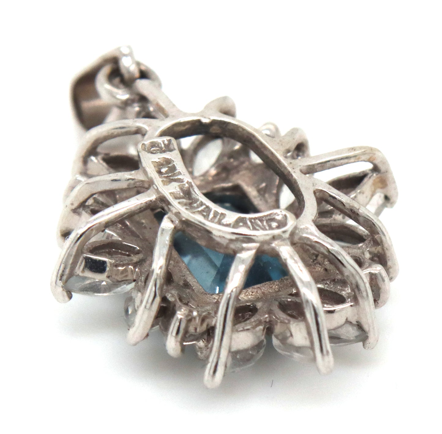 10kt White gold blue and white sapphire pendant