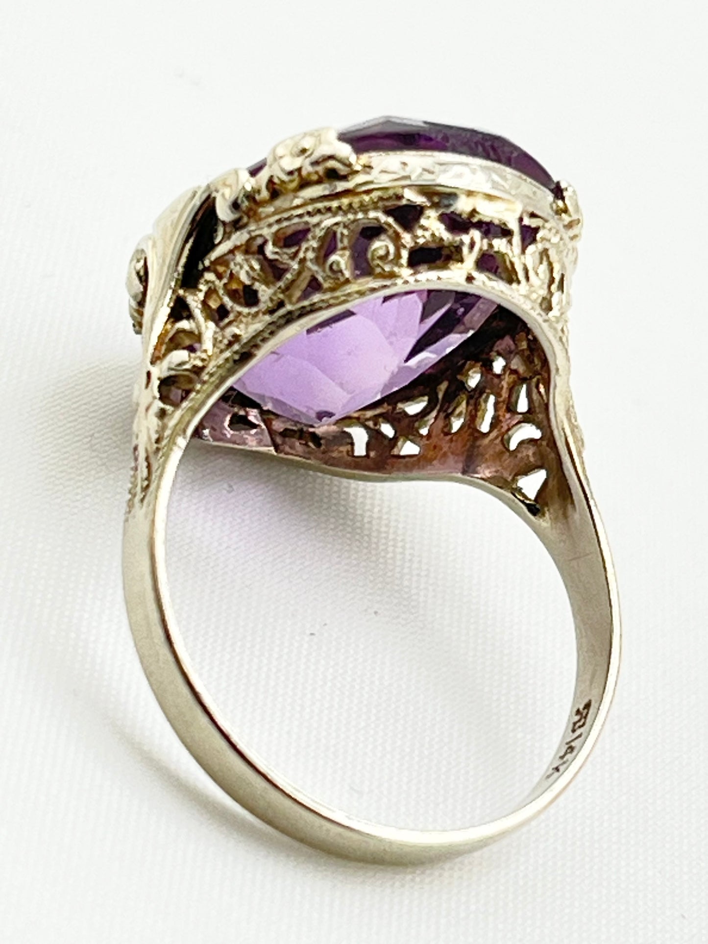 14KT White Gold Art Deco Filigree Design Amethyst Ring