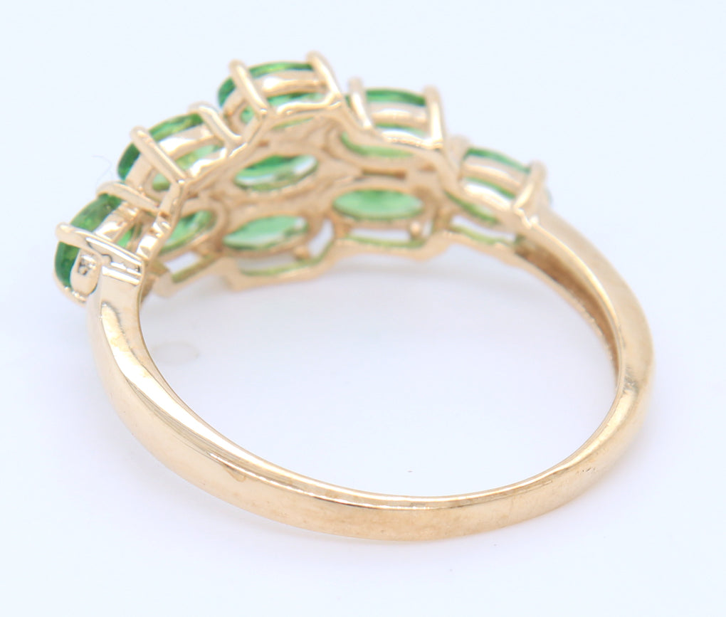 10KT Yellow Gold PErdiot Star Eaarings And Emerald Cluster Ring