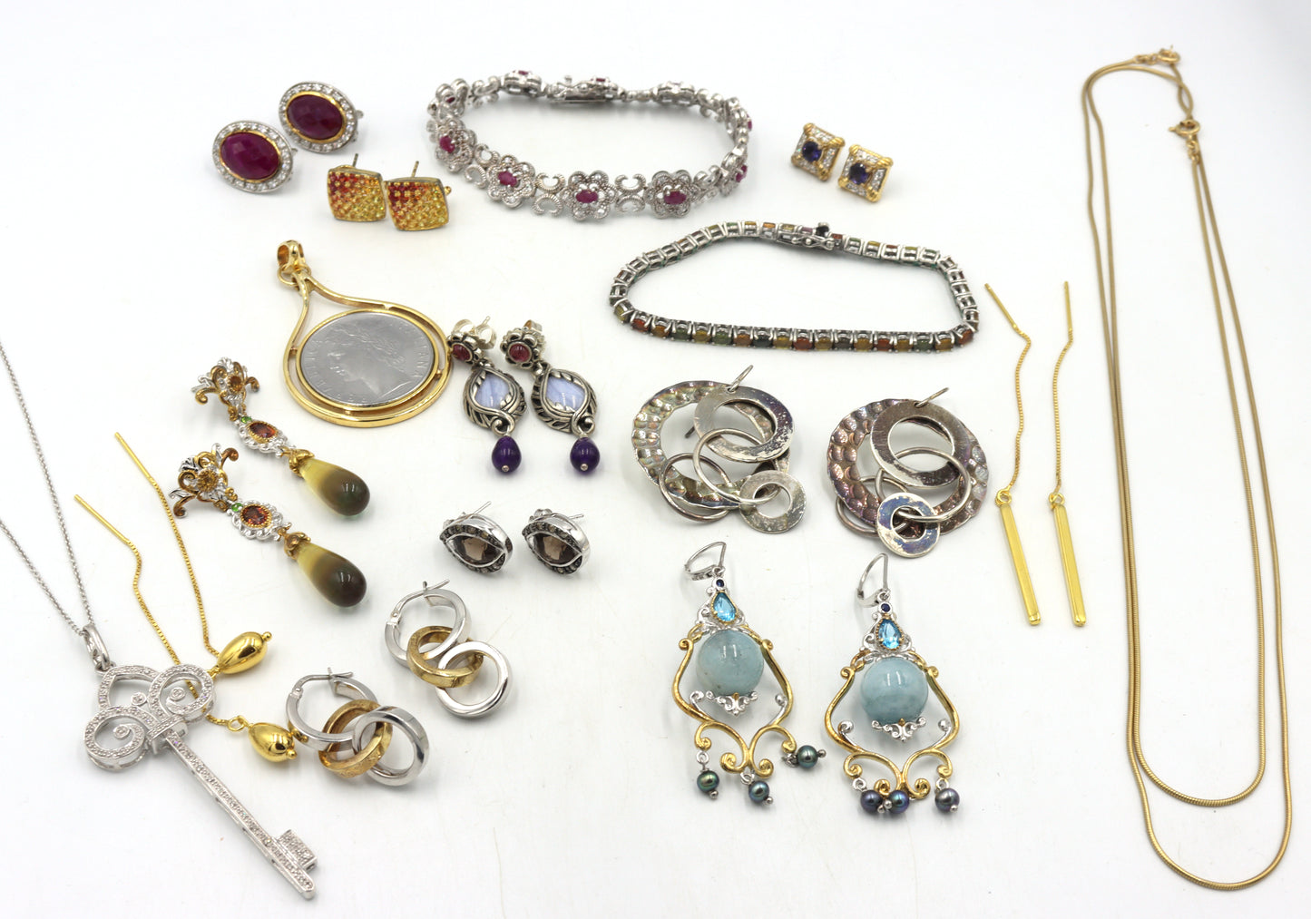 Group lot of Vintage 925 sterling silver miscellaneous jewelry