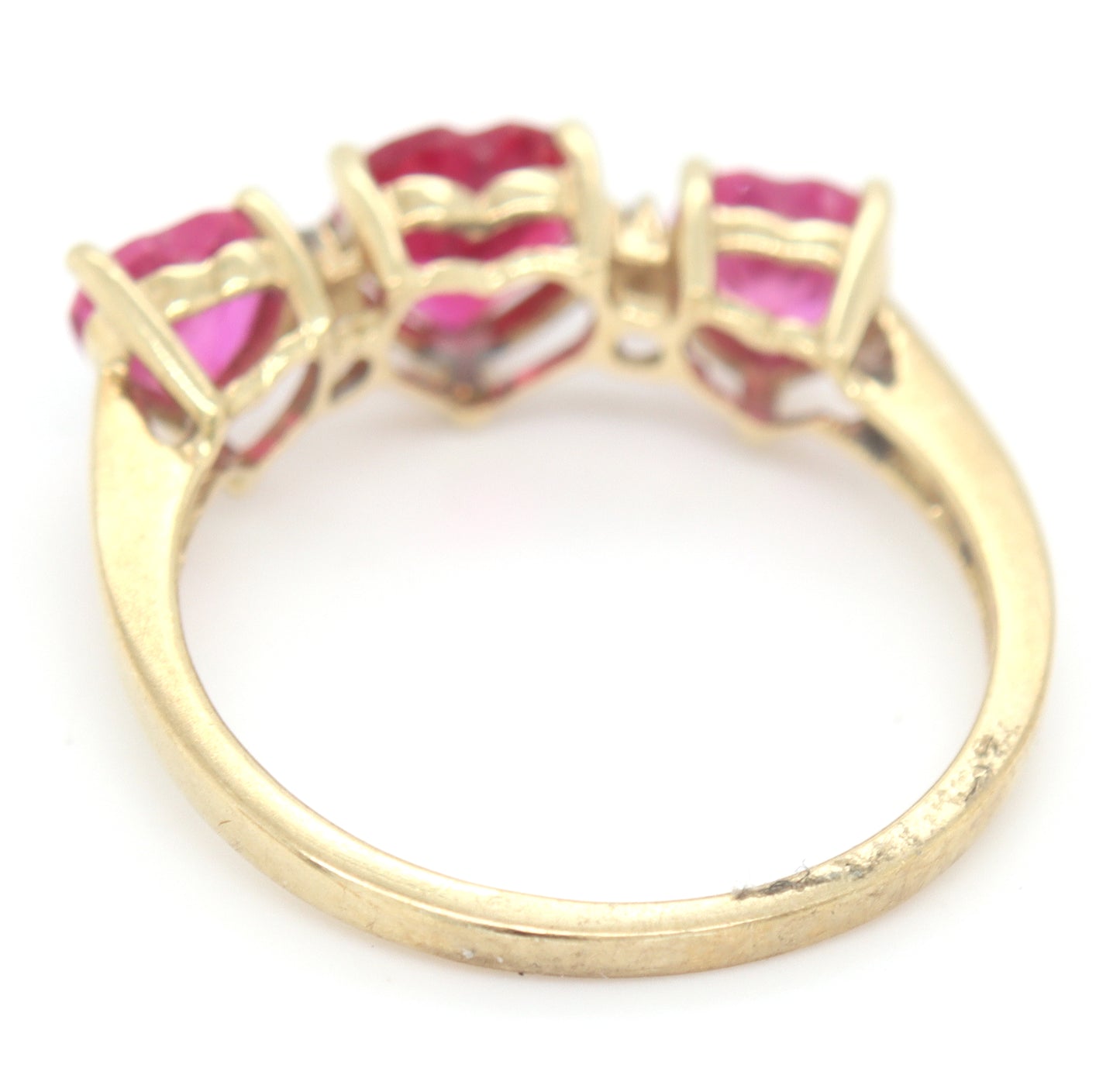 10kt Yellow gold 3 heart shaped synthetic ruby band