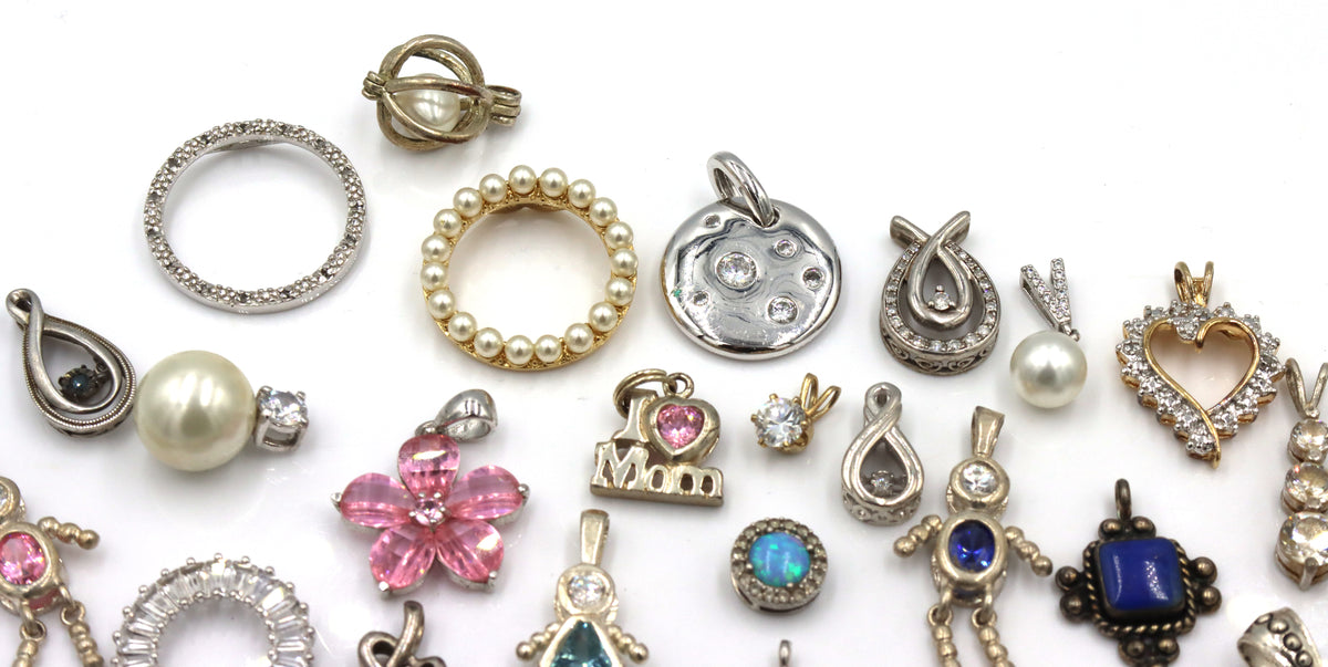 Group lot of Vintage 925 sterling silver charms and pendants
