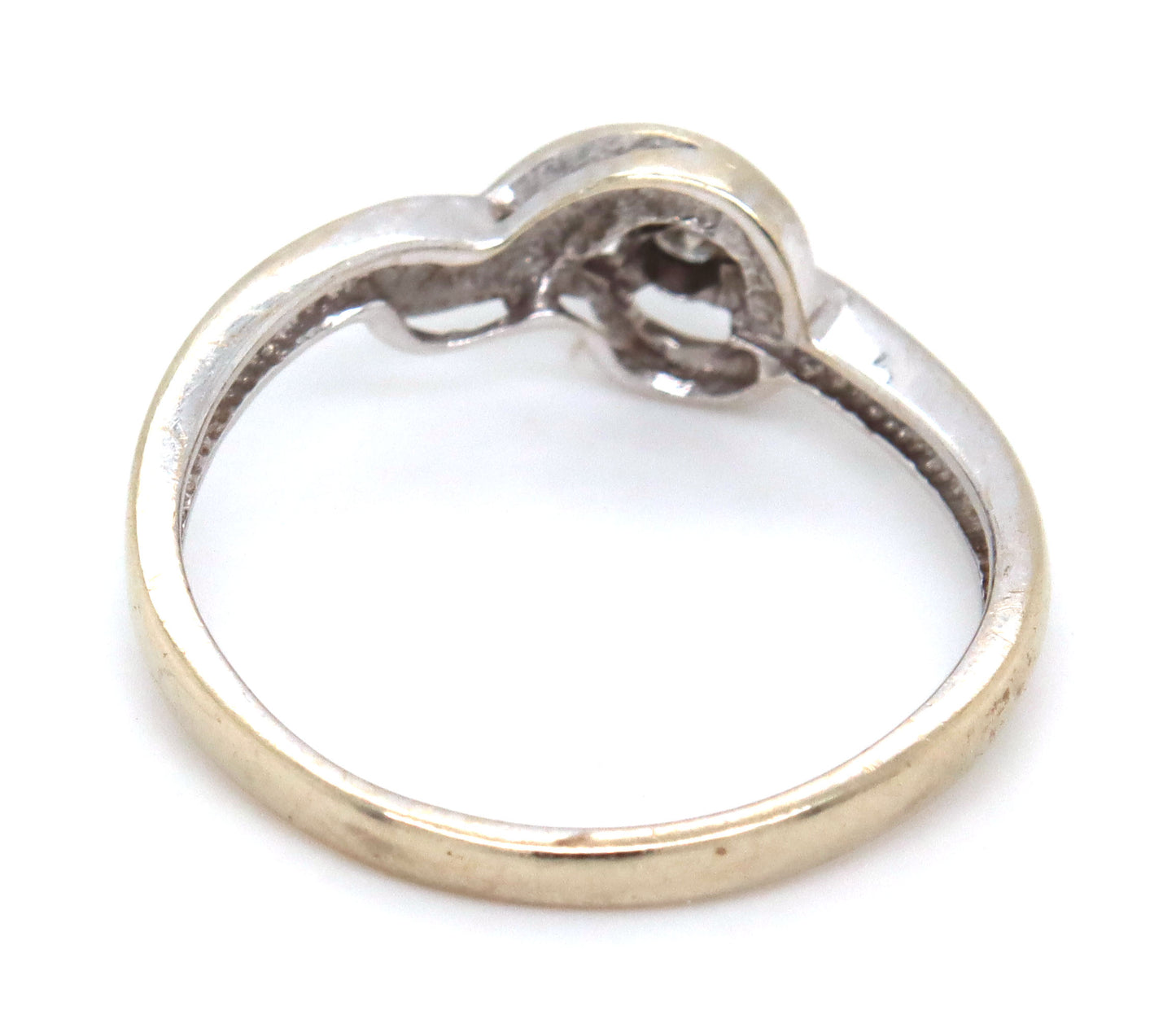 14kt White gold diamond ring