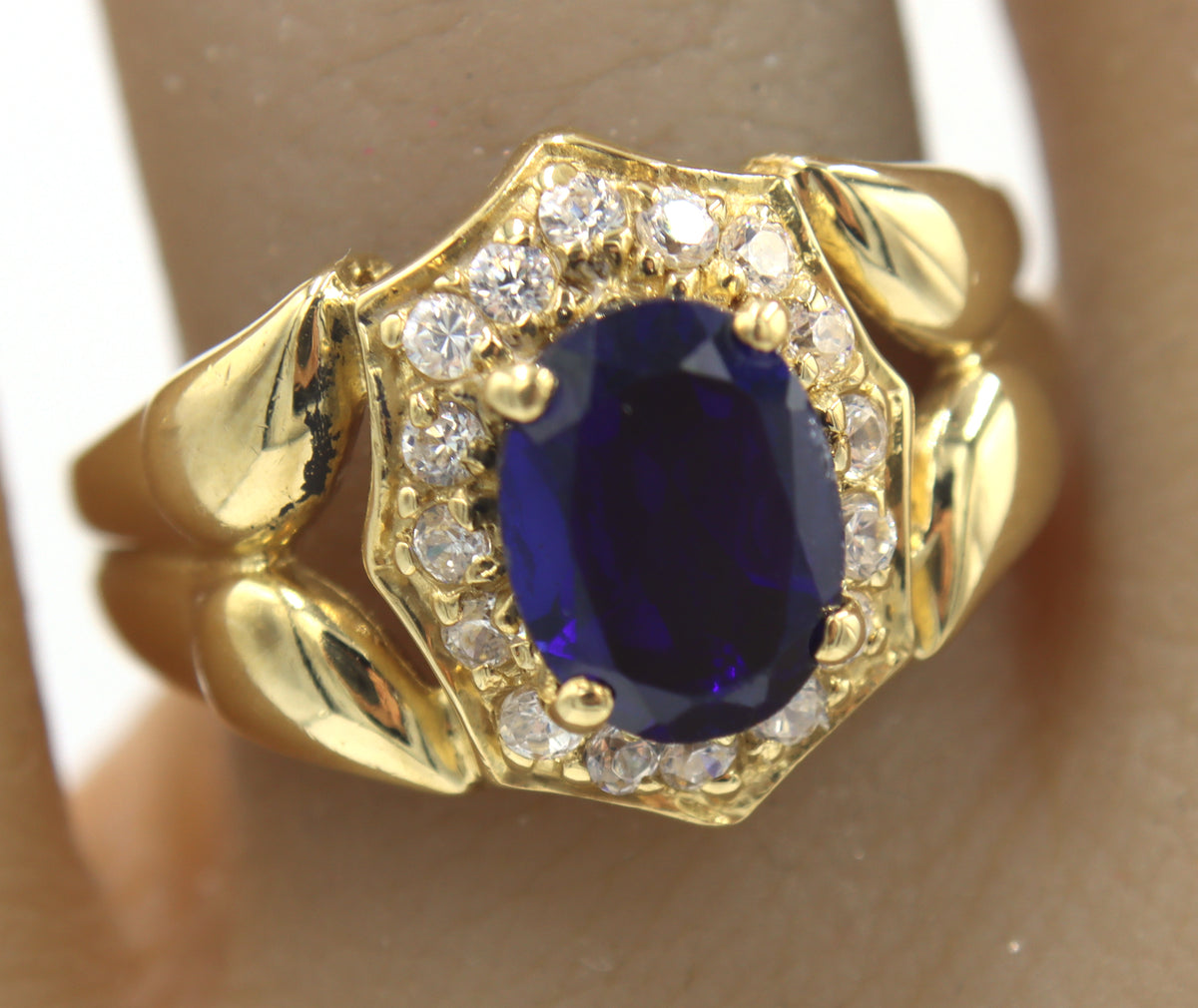 Charming 18kt Synthetic Blue and White CZ Ring