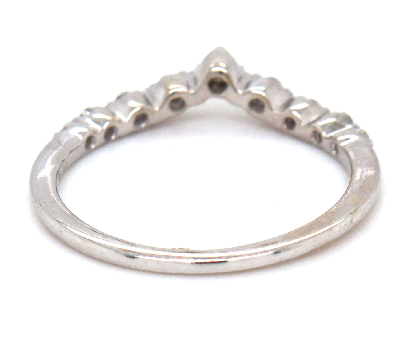 14kt White gold 0.20ctw diamond curved band