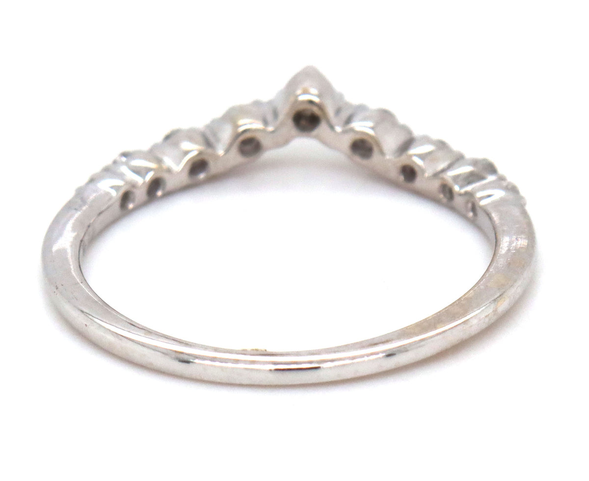 14kt White gold 0.20ctw diamond curved band
