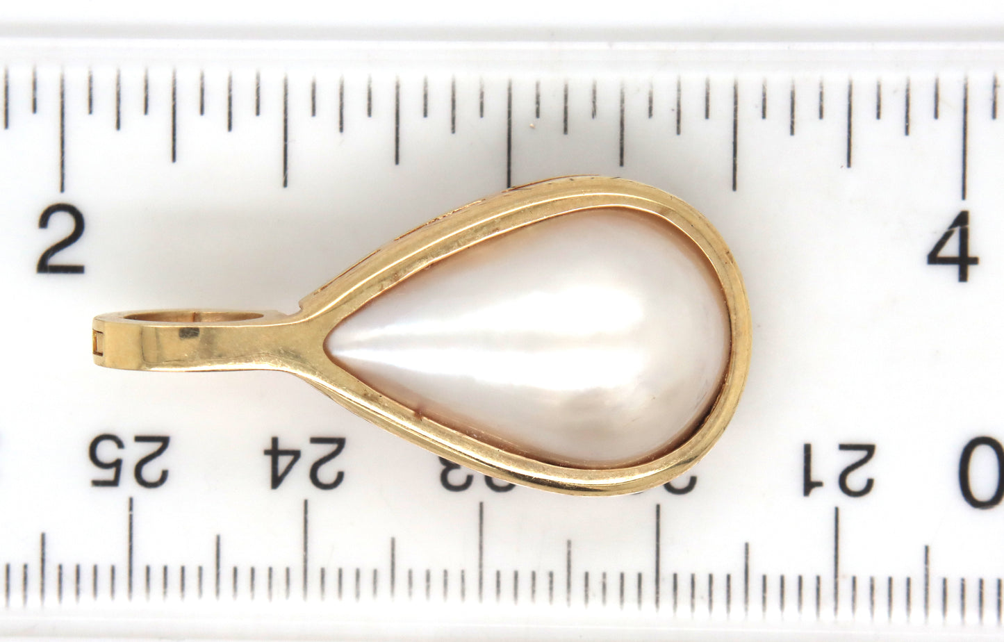 14kt Yellow gold pearl pendant