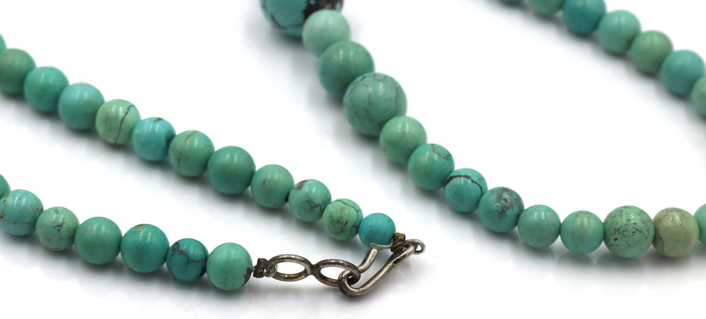 Turquoise beaded necklace
