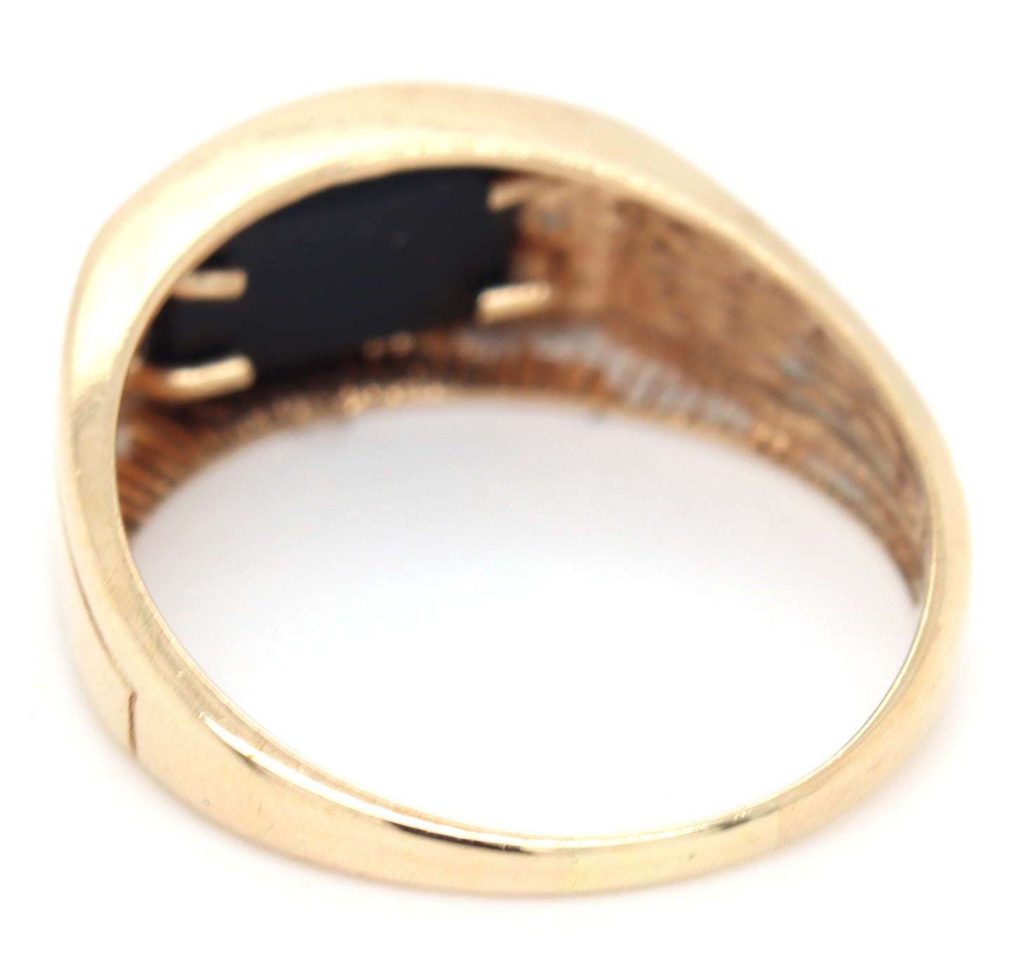10kt Yellow gold black onyx ring