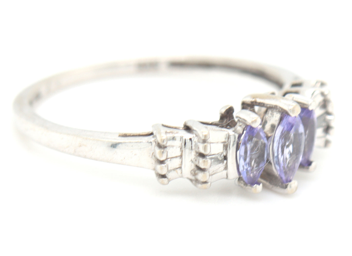 10kt White gold Iolite cocktail ring