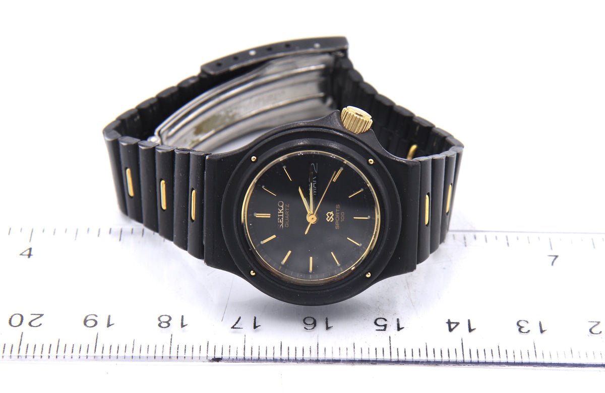 Seiko sport day date quartz watch