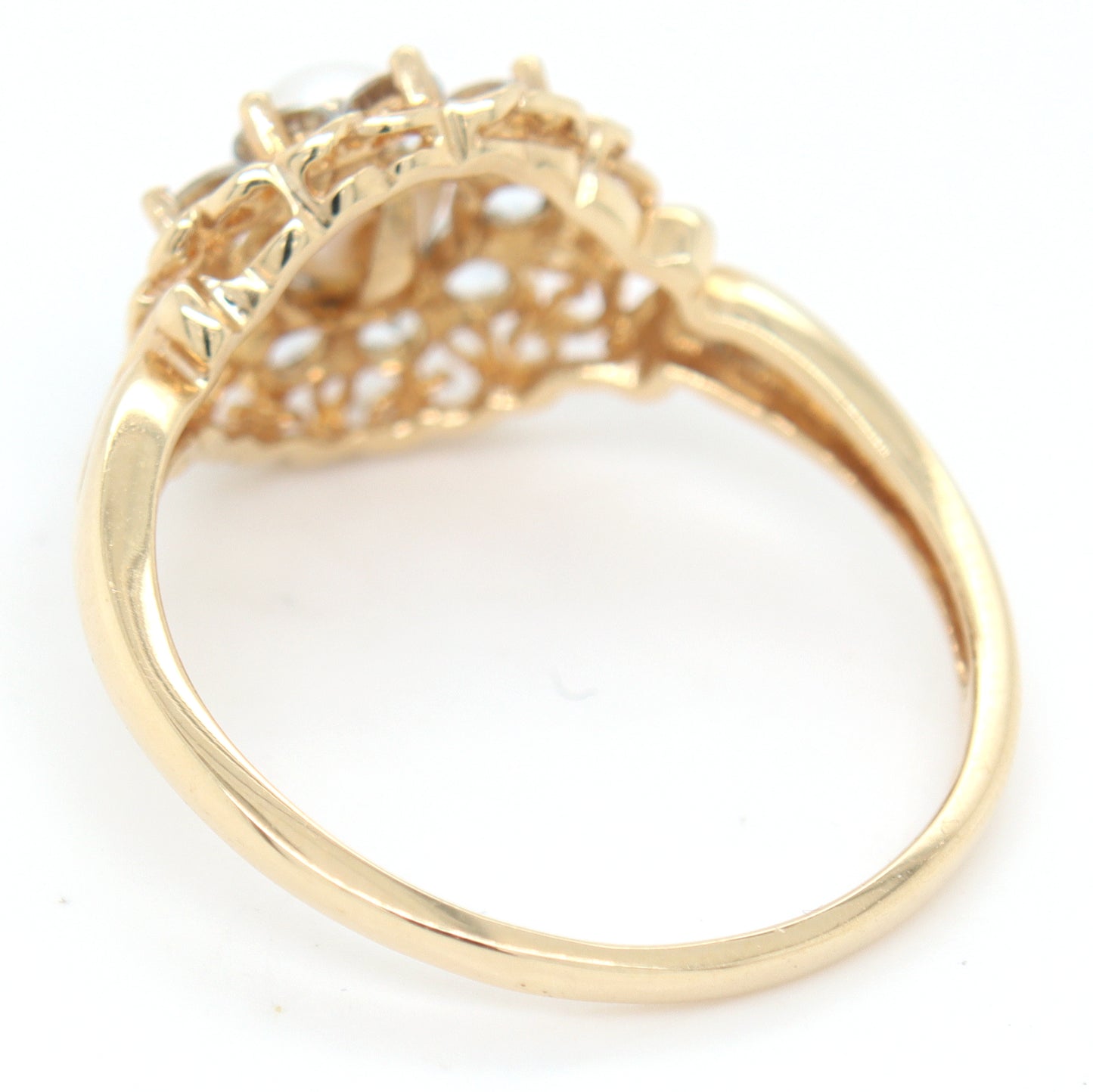 14kt Yellow gold pearl and amethyst ring