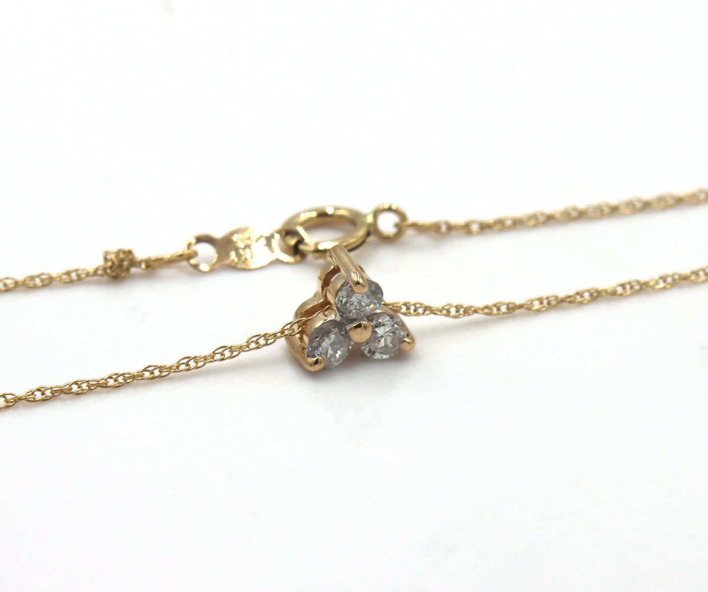 14kt Yellow gold 0.20ctw 3 diamond pyramid pendant on chain
