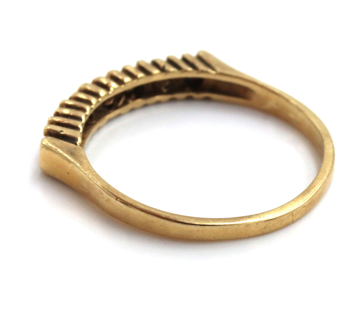 10kt Yellow gold diamond band