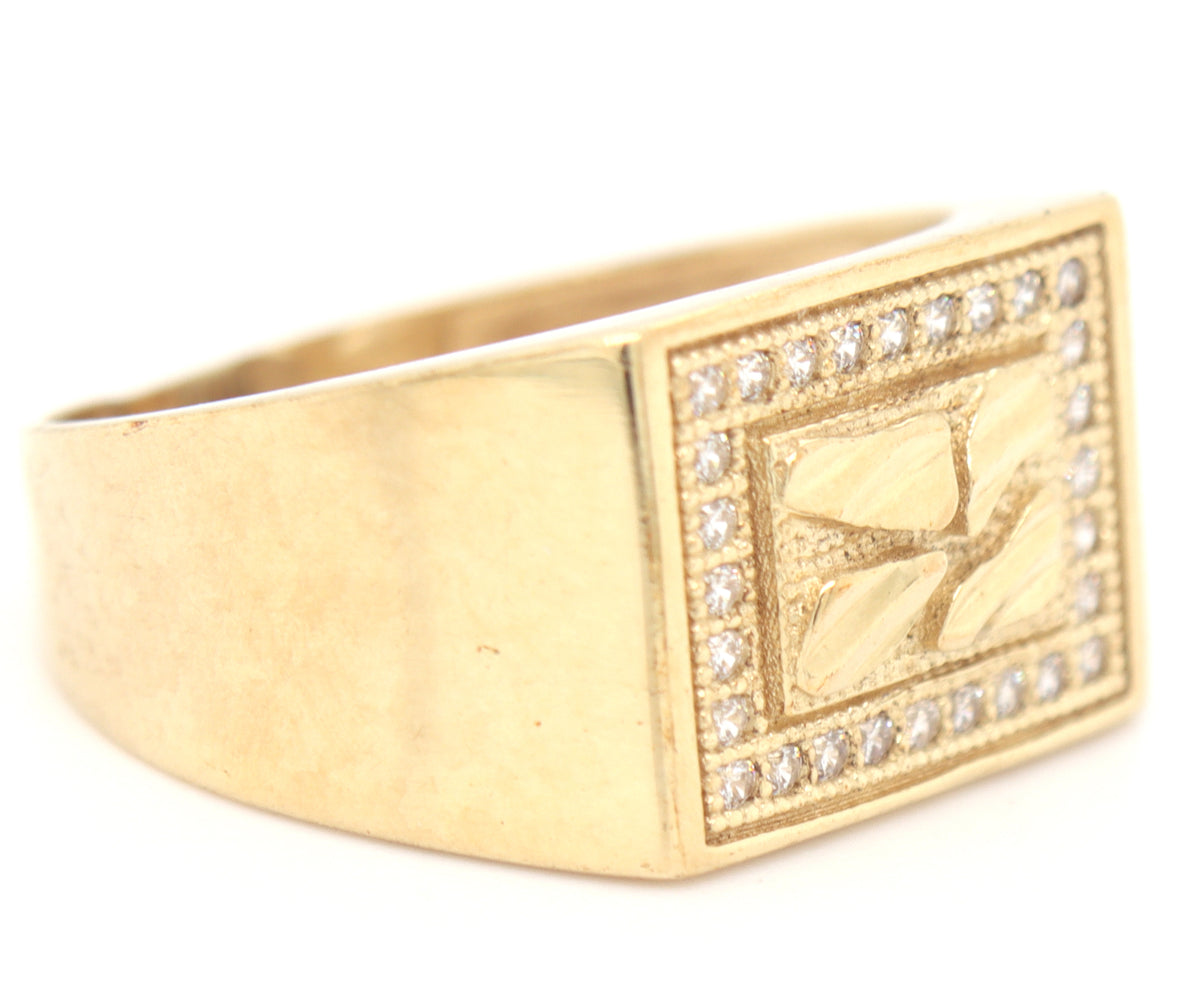 10kt Yellow gold square cubic zirconia ring