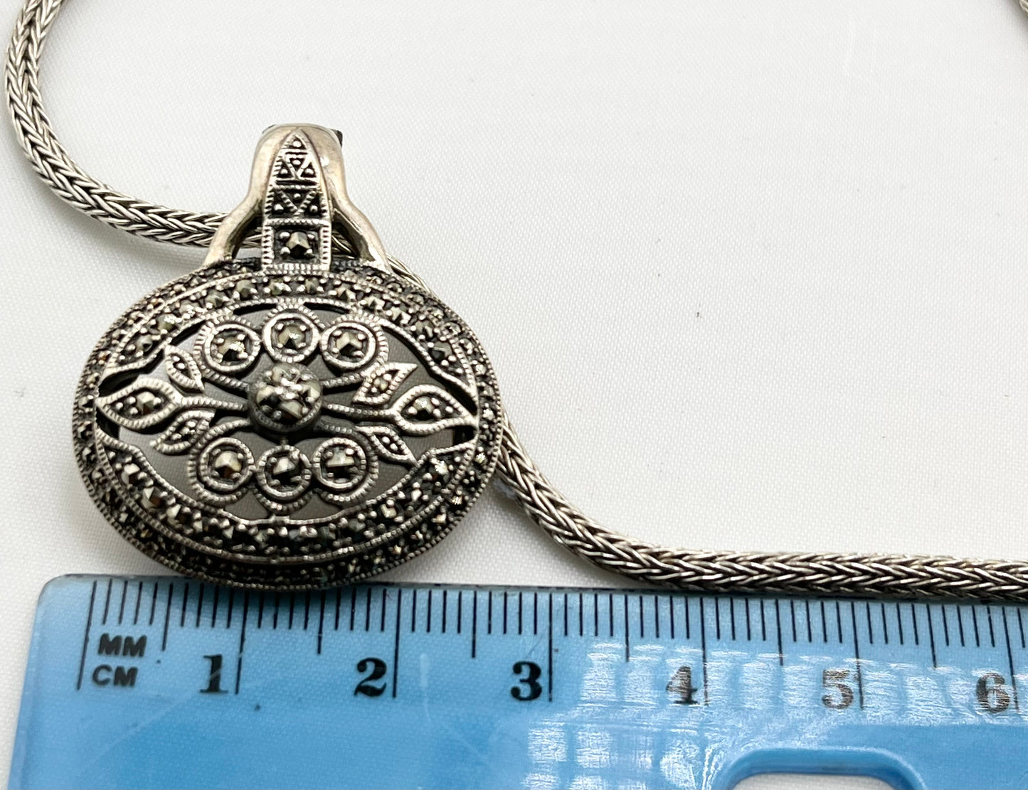 925 Sterling Silver Vintage Atr Deco Marcasite Pendant With Foxtail Suarti Chain Necklace
