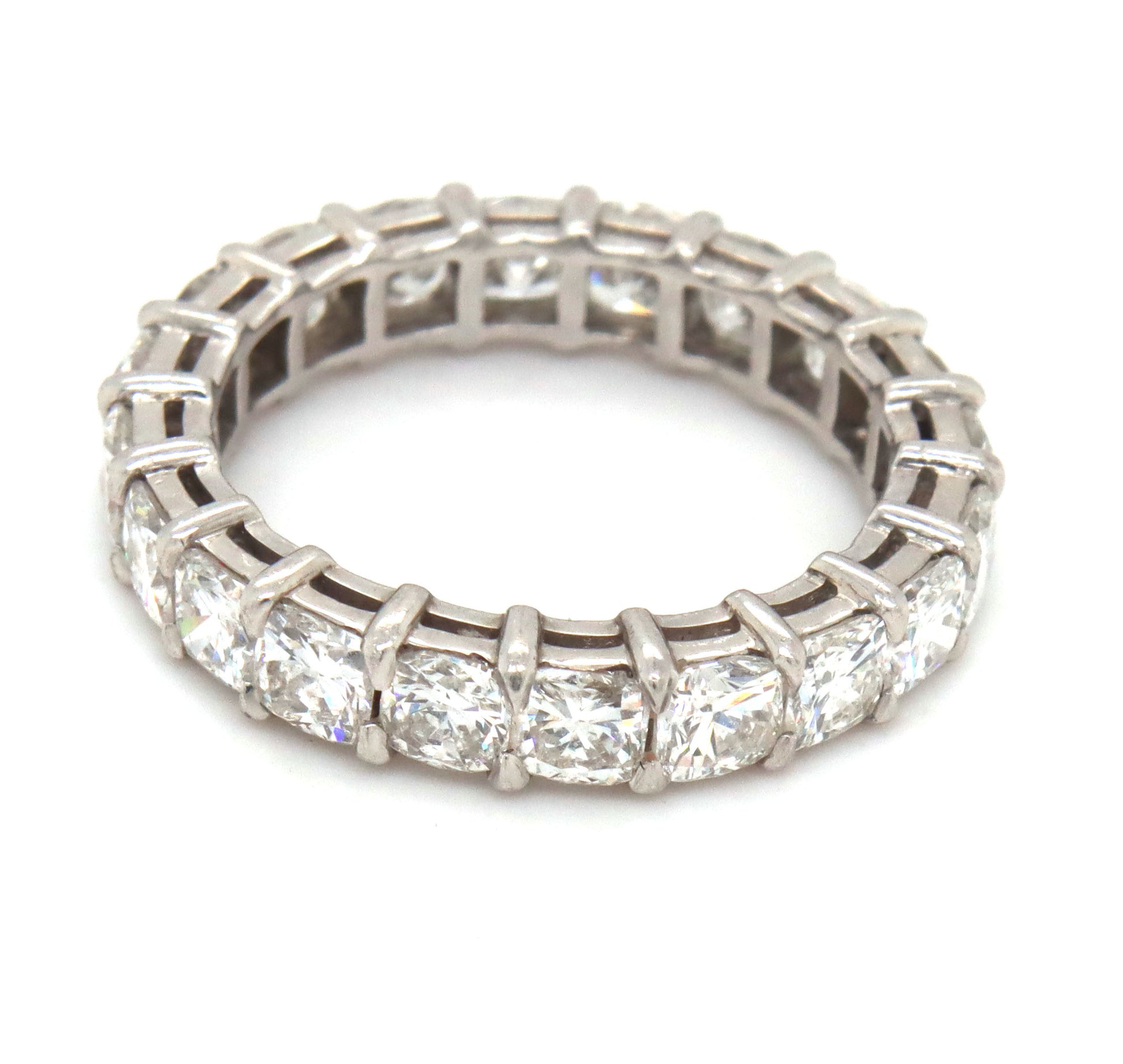 Platinum 4.05ctw cushion cut diamond band