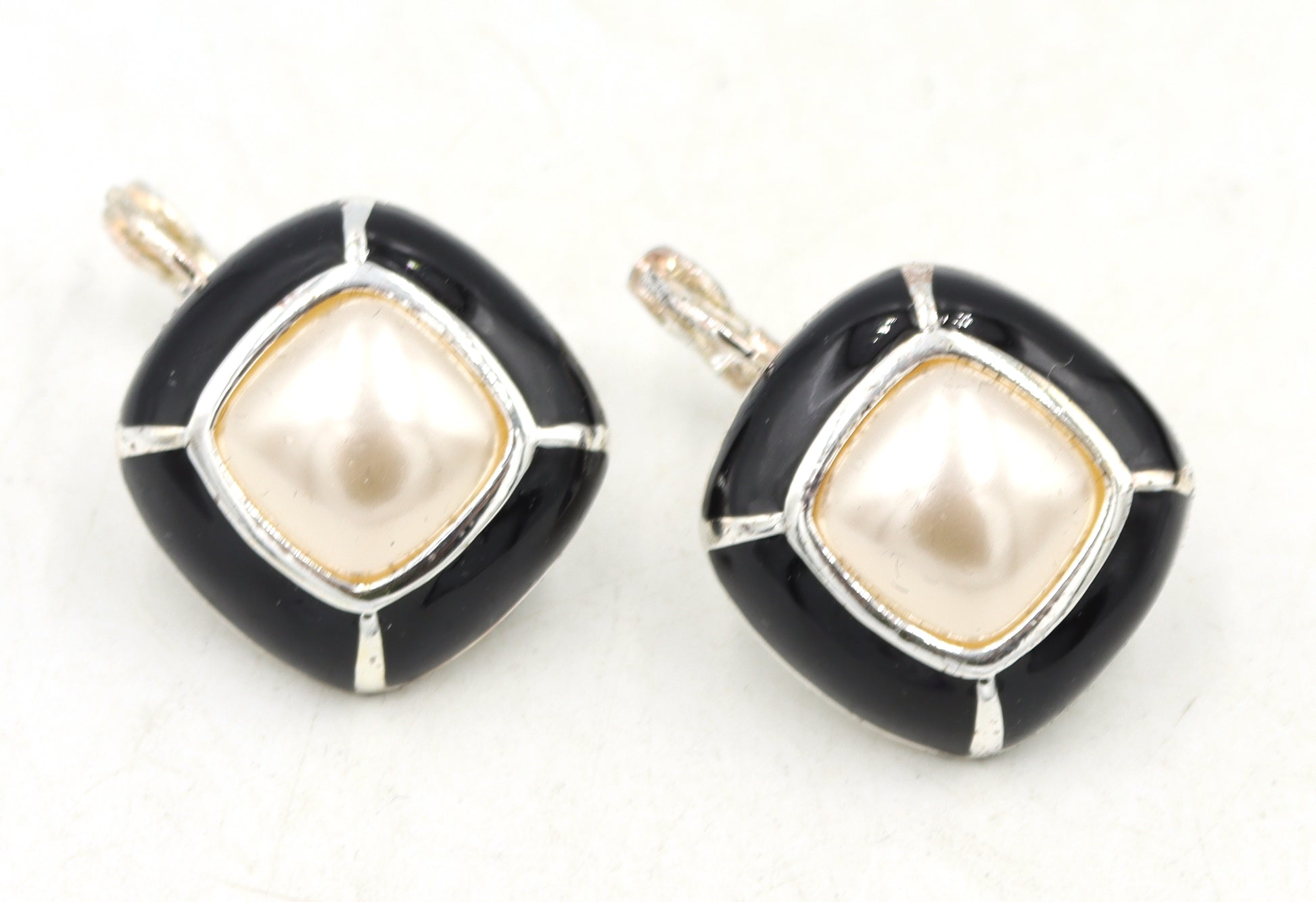 Joan Rivers Pearl earrings clip on