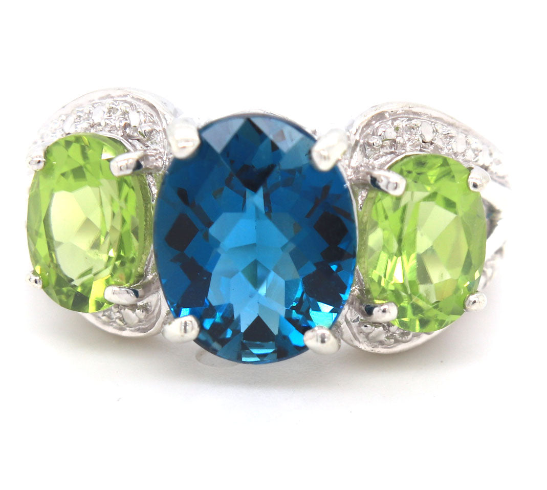 925 Sterling silver Blue topaz and Peridot ring