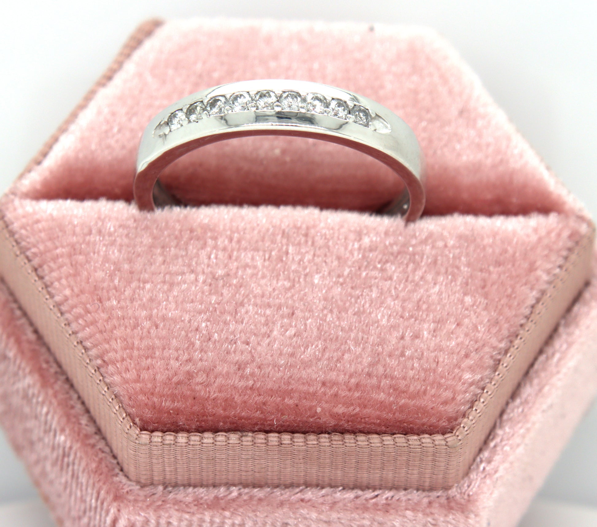 10kt White gold diamond accent band