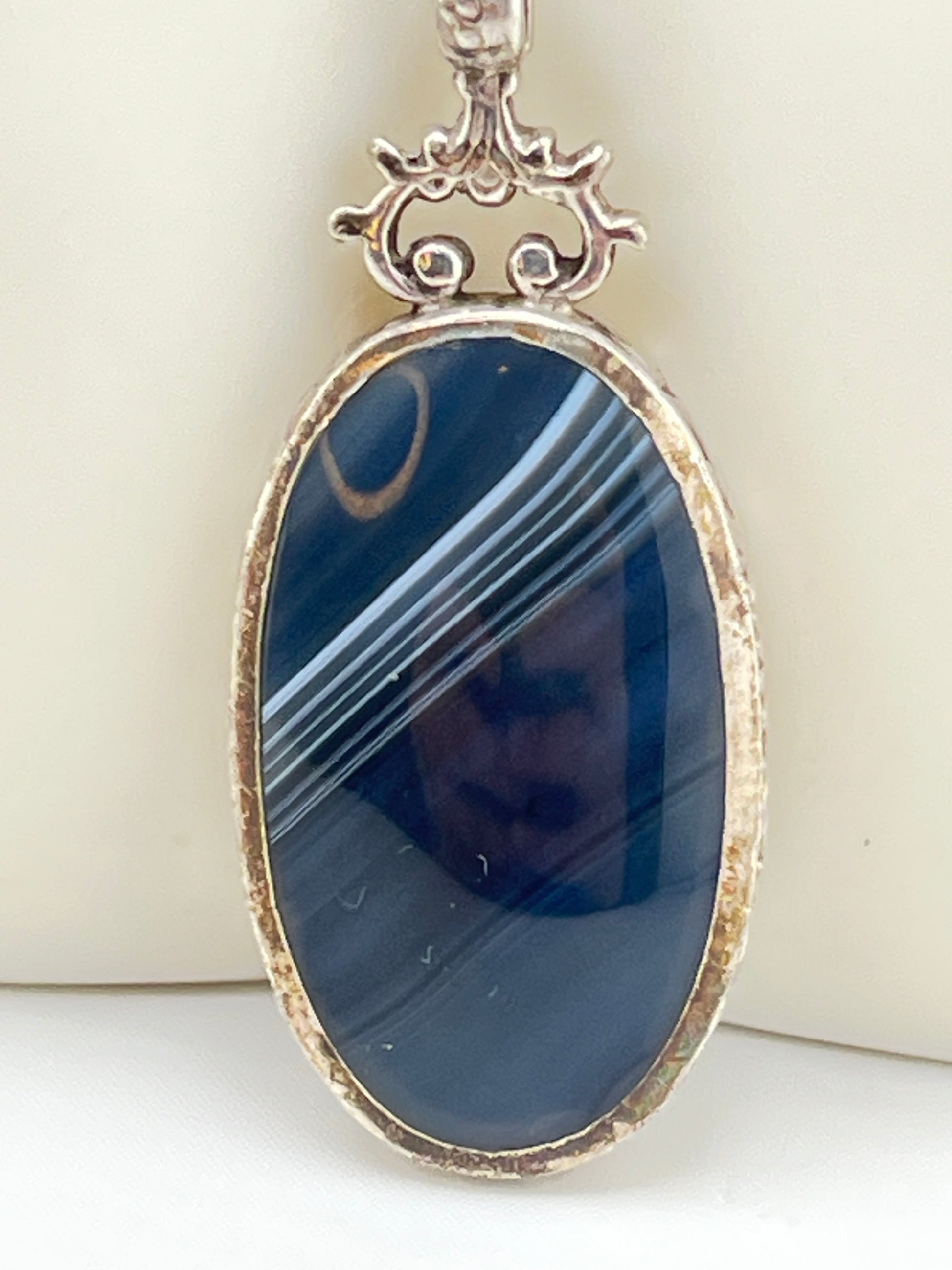 925 Sterling Silver Vintage Victorian Style Large oval Banded Agate Pendant