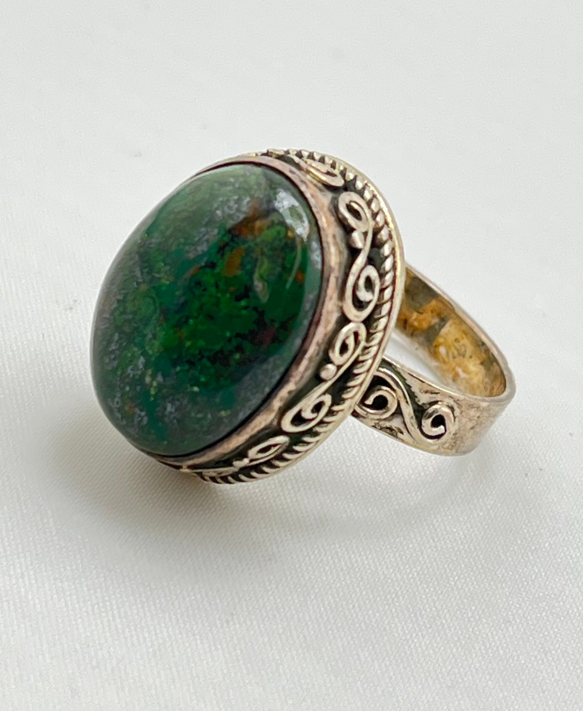 925 Sterling Silver Green Turquoise With Intricate Scrollwork Setting Details Ring