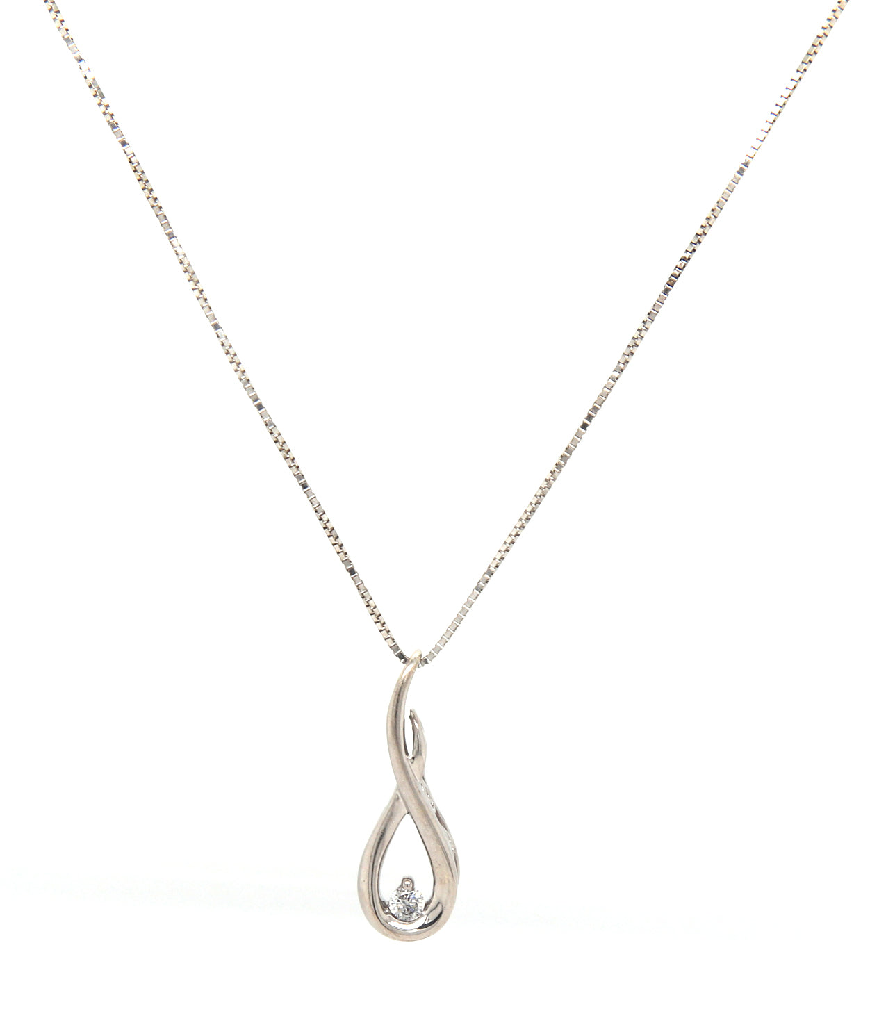 14kt White gold diamond pendant on chain