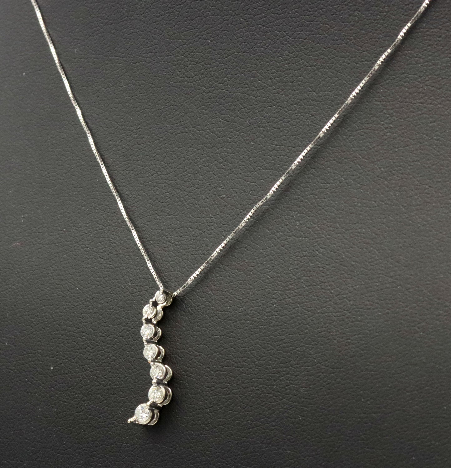 14kt White gold 0.15ctw diamond journey pendant on chain