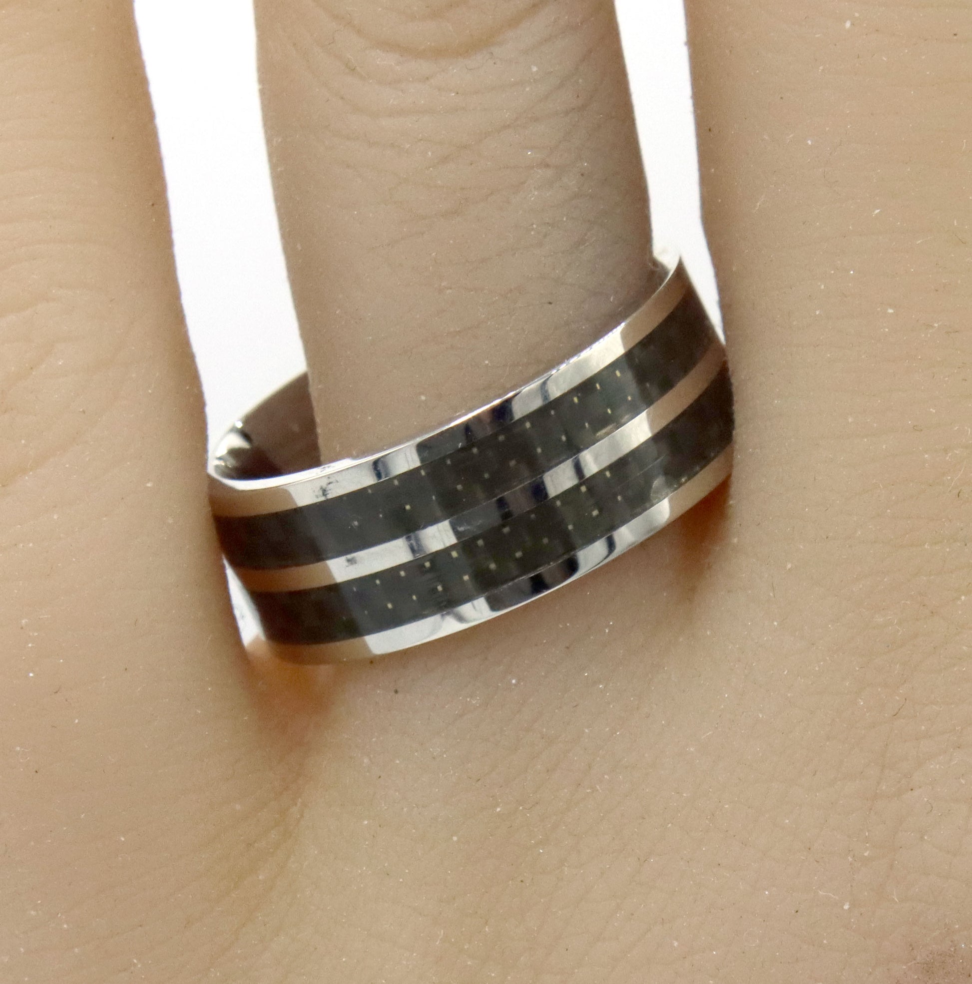 Chisel stainless steel Polished with double row black carbon fiber Inlay 8mm band