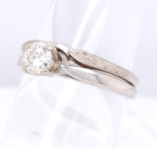 14kt White gold approximate 0.41ctw diamond wedding set
