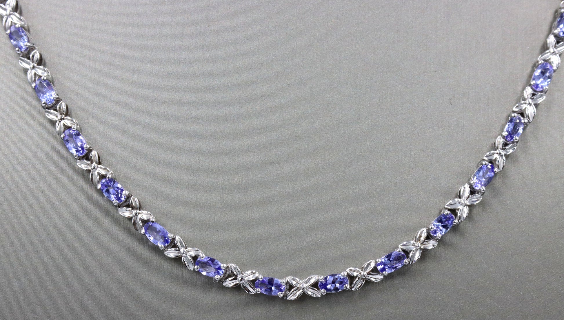 Set of 925 Sterling silver necklace, Pendant and 2 rings