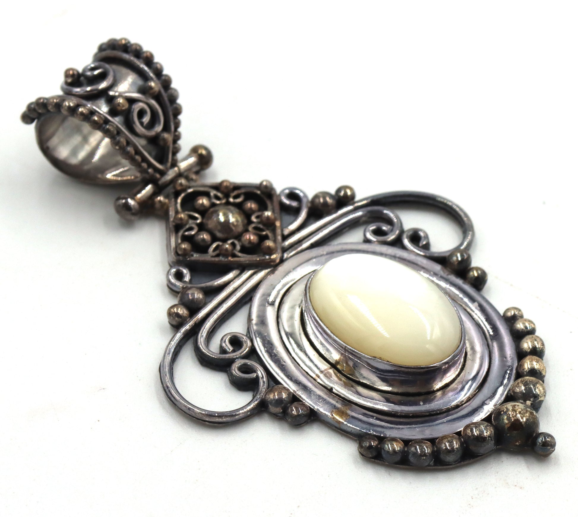 925 Sterling silver signed Indonesia mother of pearl pendant