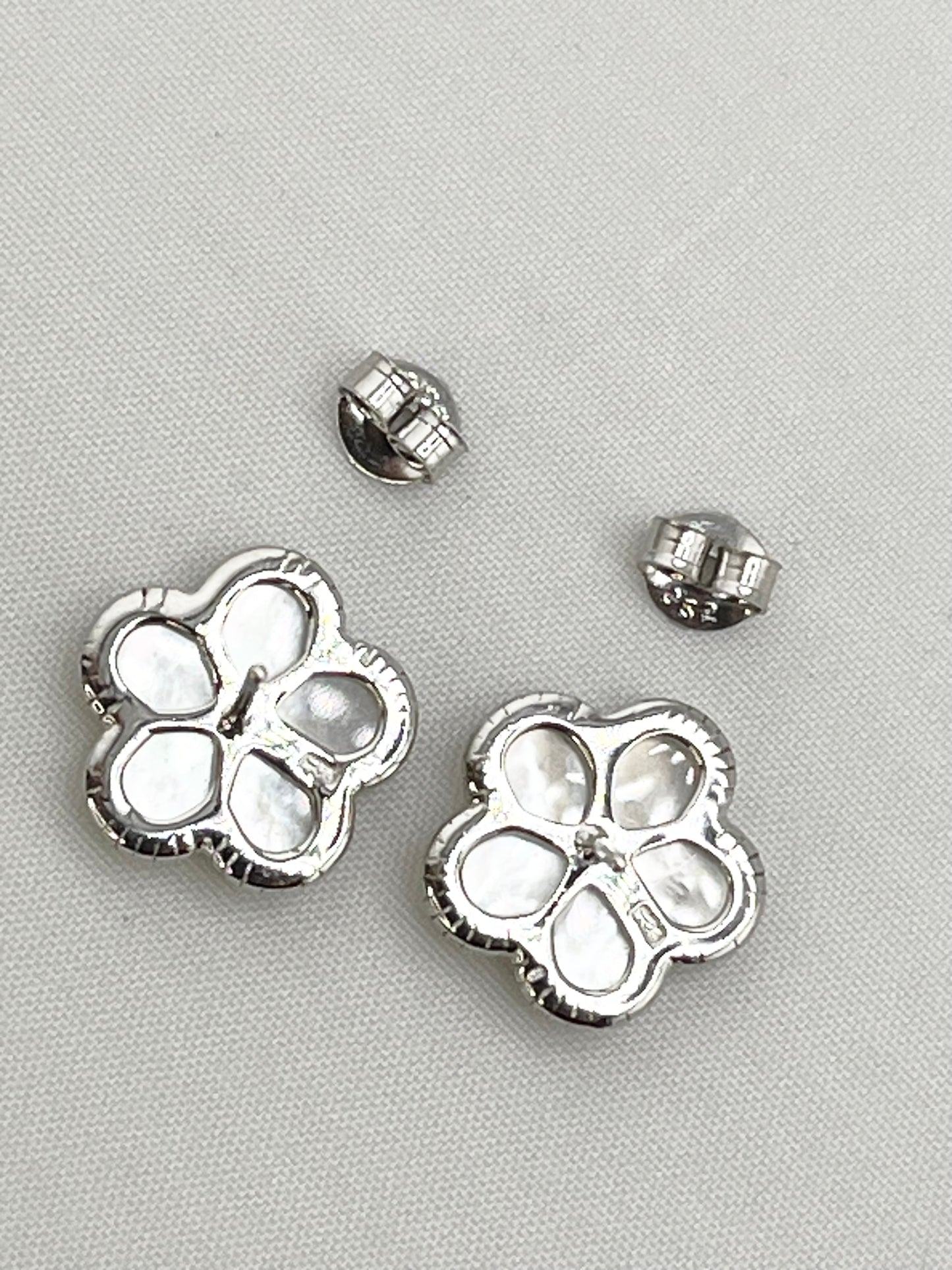 295 Sterling Silver White Mother Of Pearl Four Clover Motifs Earrings