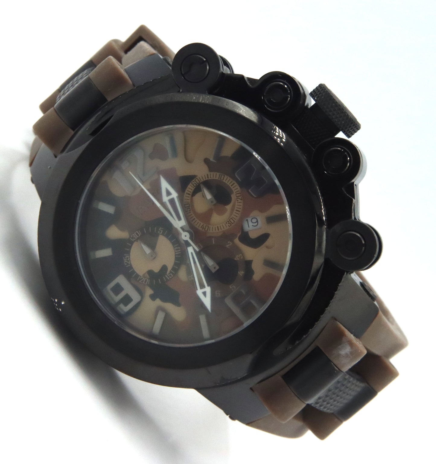 Invicta Coalition forces men watch