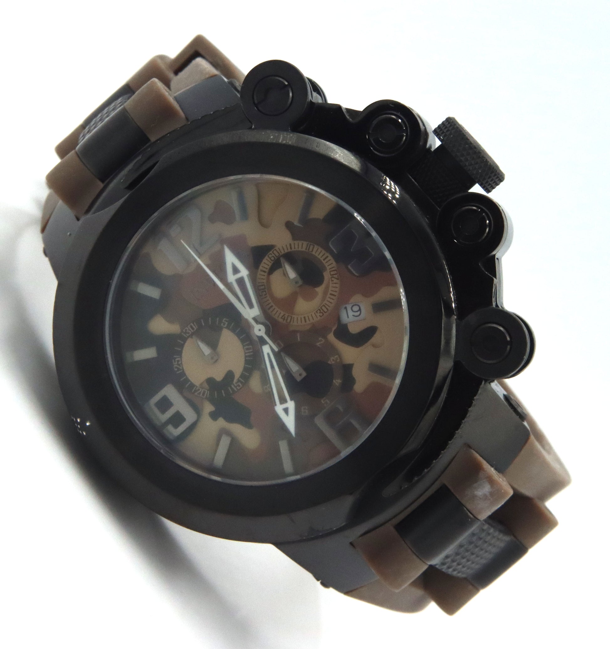 Invicta Coalition forces men watch