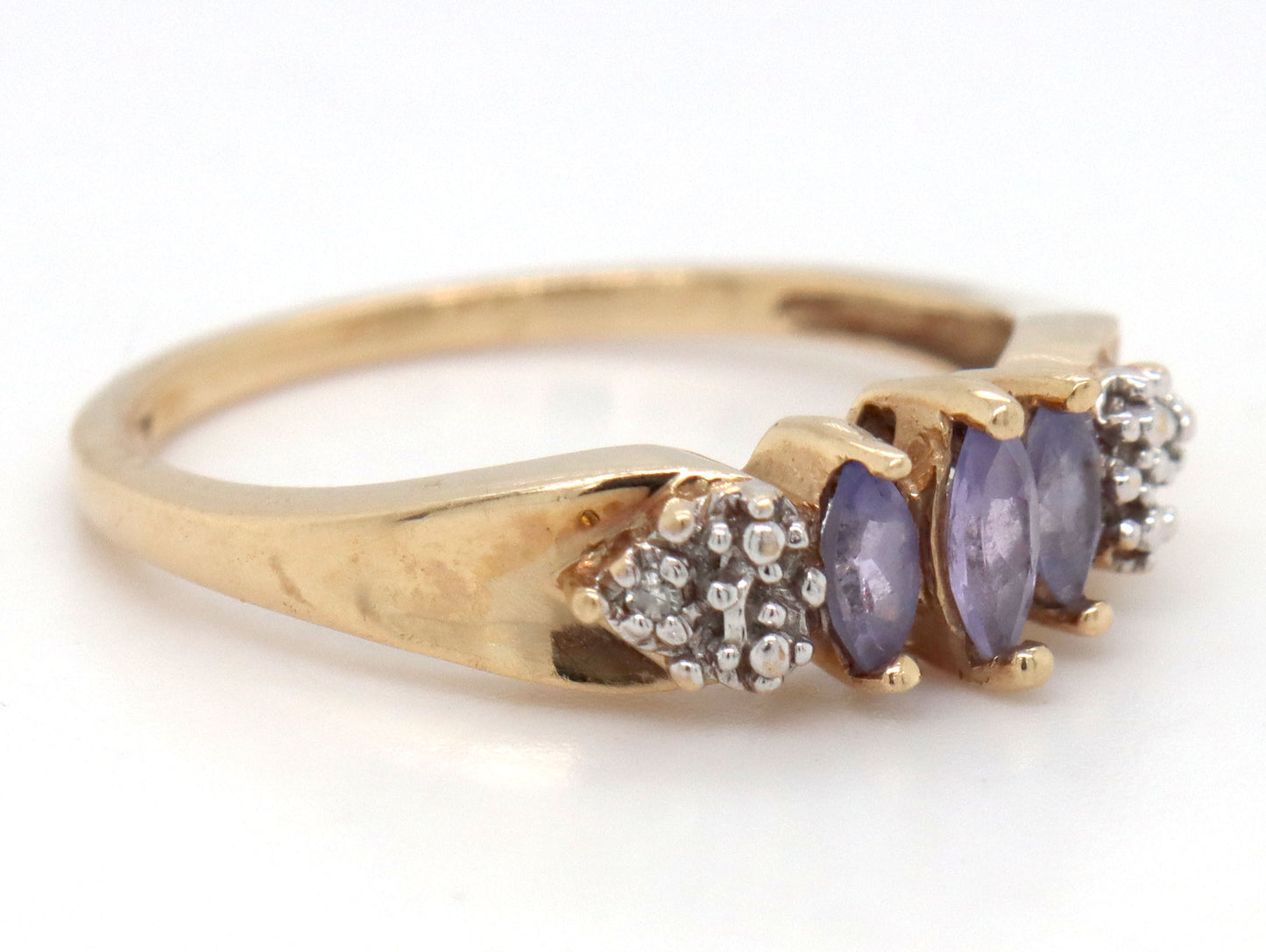 10kt Yellow gold Iolite ring