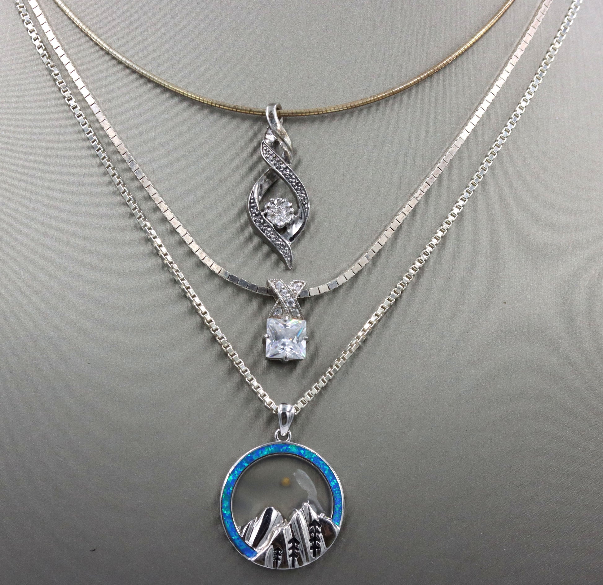 Group lot of Vintage 925 sterling silver necklaces
