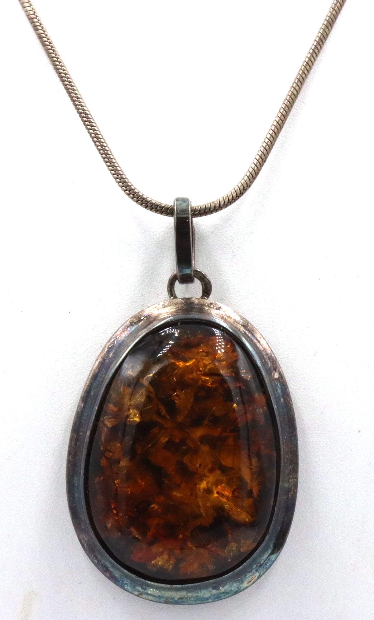 Vintage 925 sterling silver Amber pendant on chain