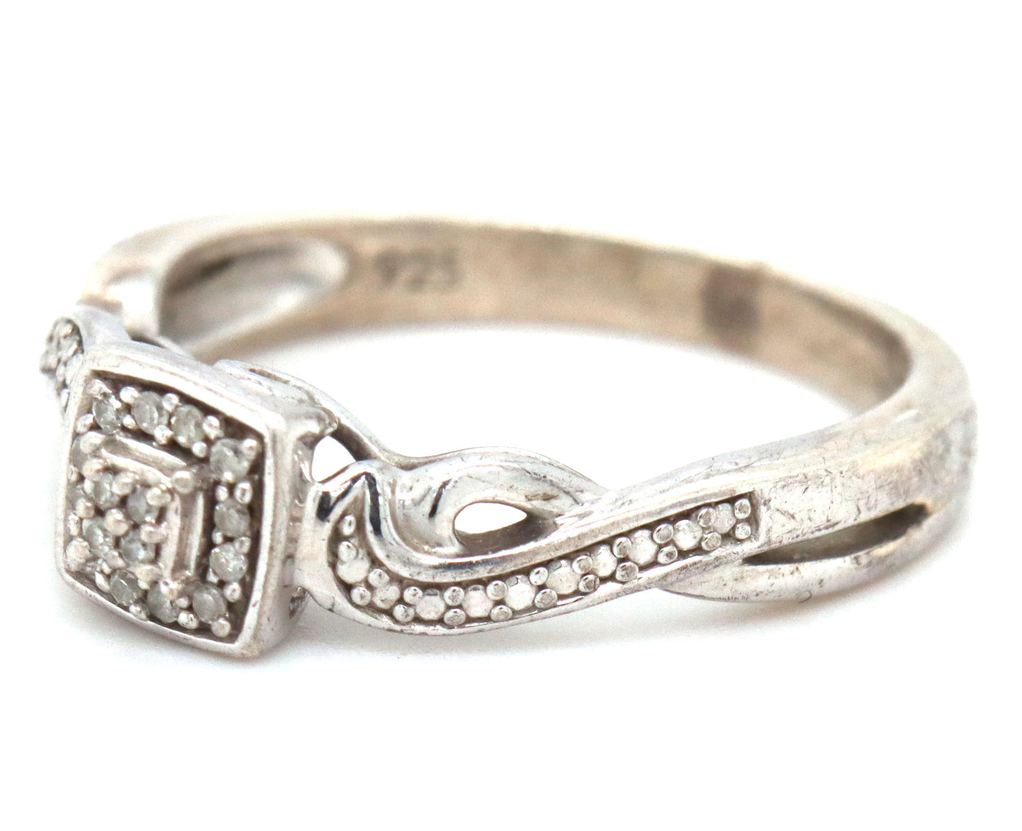 Vintage 925 sterling silver cubic zirconia ring