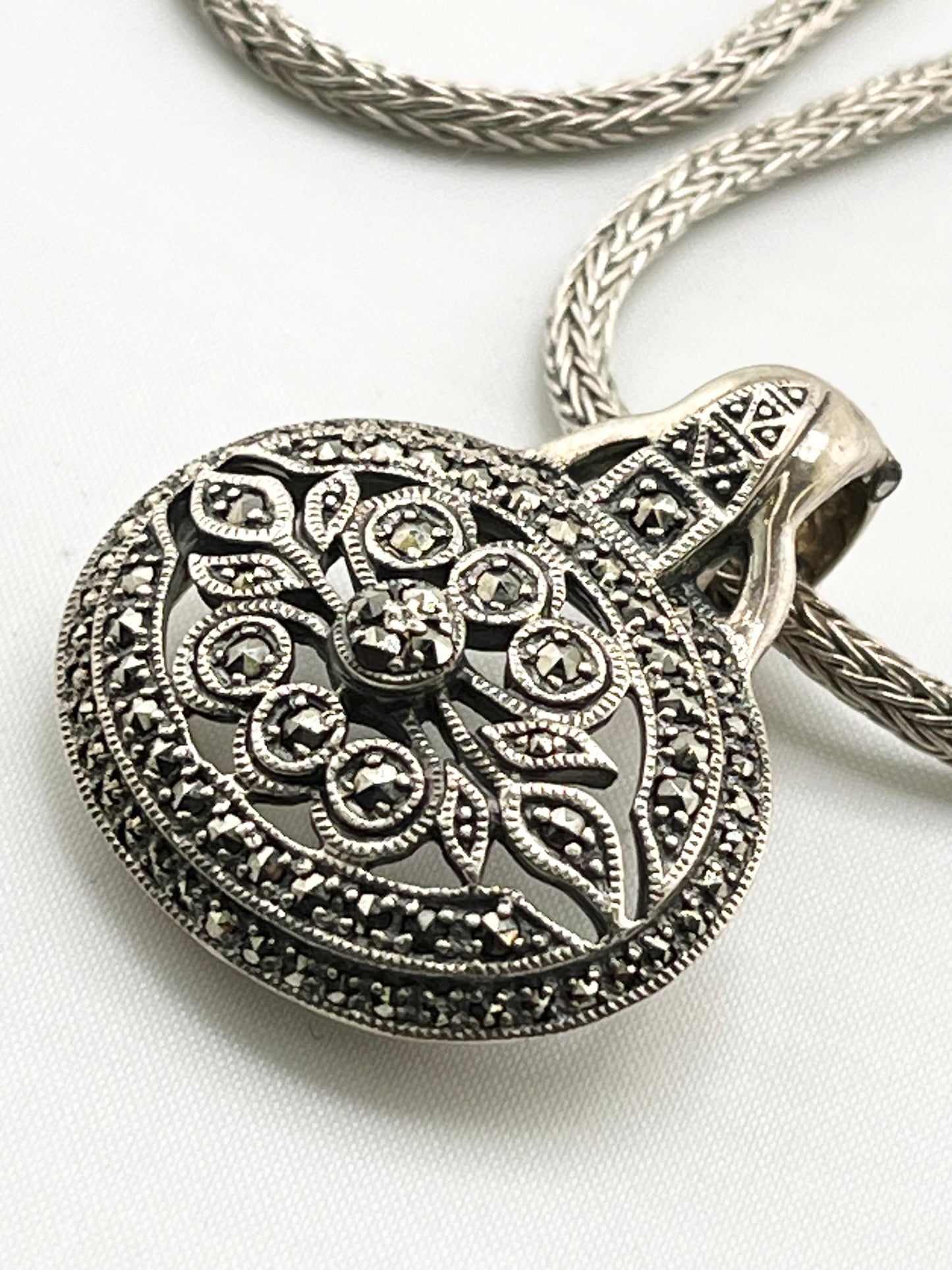 925 Sterling Silver Vintage Atr Deco Marcasite Pendant With Foxtail Suarti Chain Necklace           