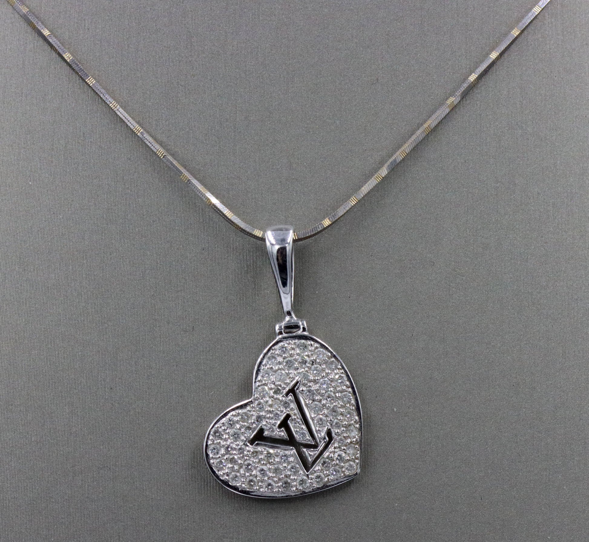 18kt White gold LV diamond heart shaped pendant on Italian chain necklace