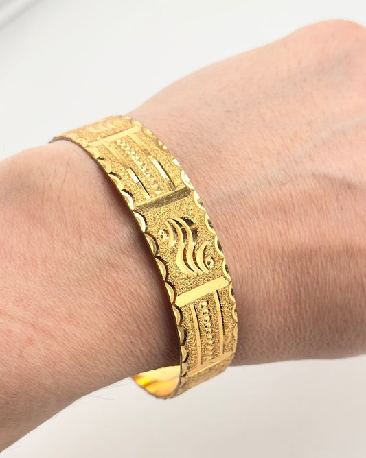 22KT Yellow Gold Ethnic Idian style Bangle Featuring Intricate Textured Motifs