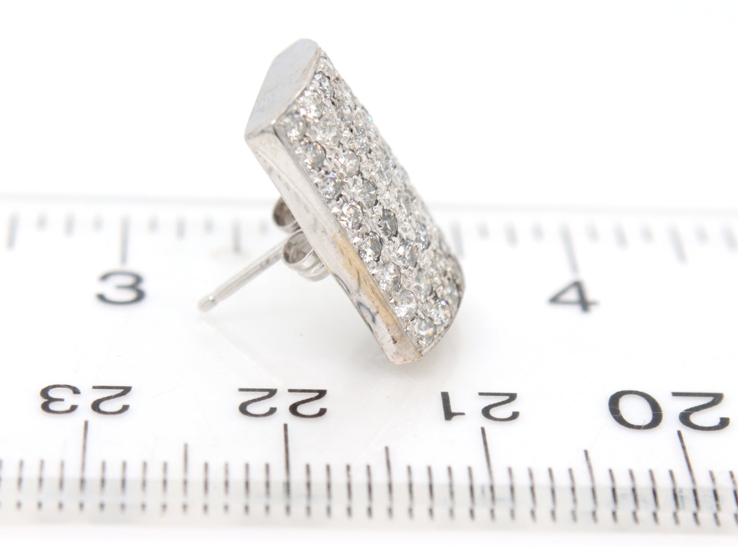 18kt White gold round brilliant cut pave diamond earrings