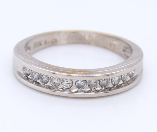 14KT White Gold Diamond Band