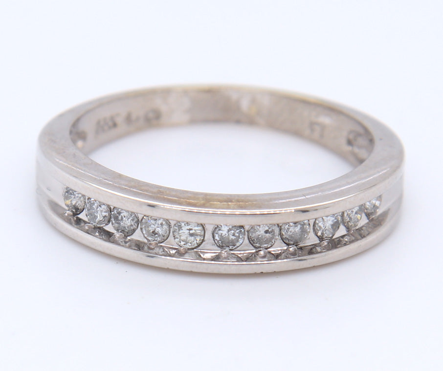 14KT White Gold Diamond Band