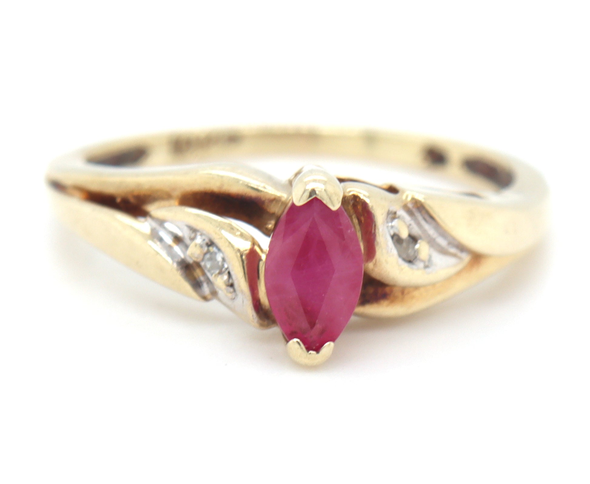 10kt Yellow gold marquise ruby ring