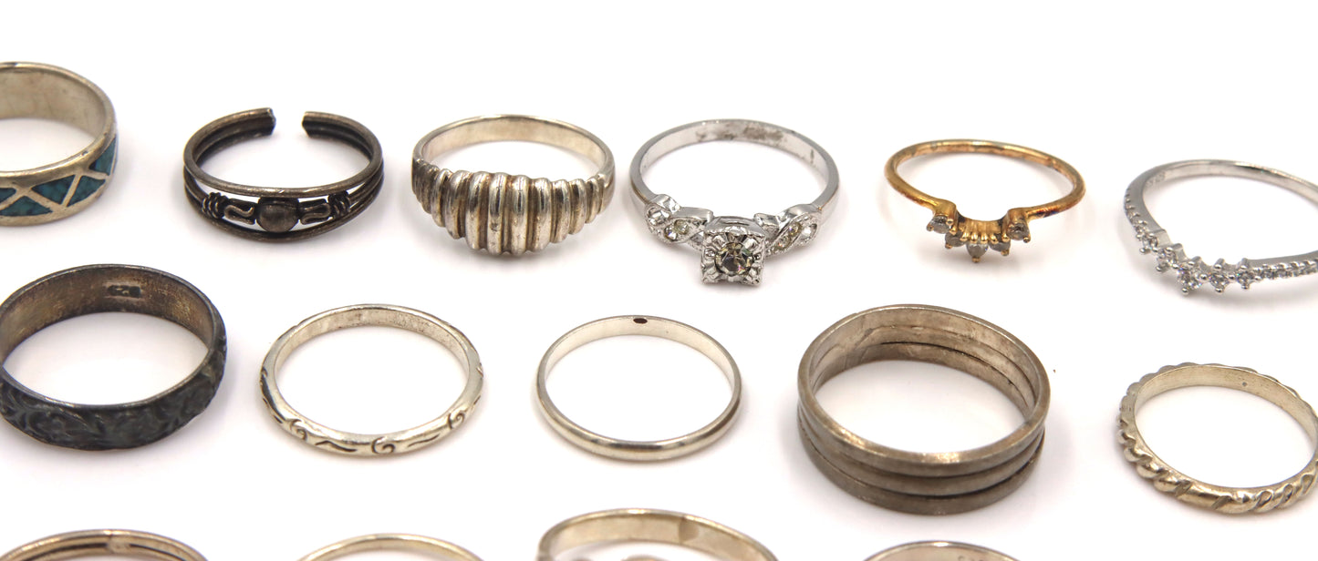 Group to of Vintage 925 sterling silver rings